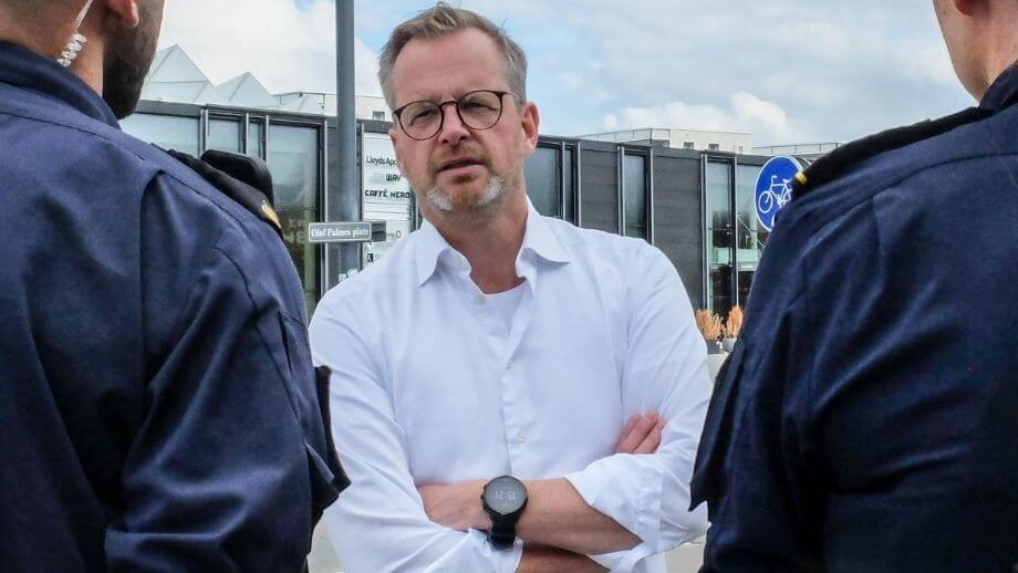 Mikael Damberg (S): Inför beredskapsskatt och pausa avbetalning av statsskulden