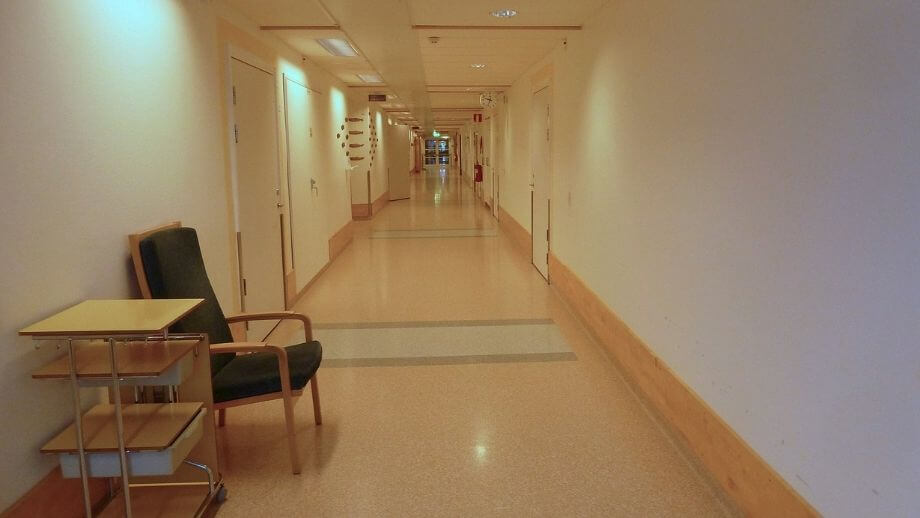 Äldre kvinna sökte tandvård för infektion – skickades hem och dog