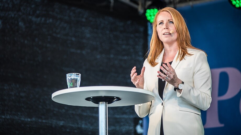 C säger ja till ny humanitär skyddsgrund – ’ensamkommande’ utan asylskäl ska få stanna