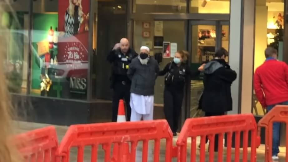 Man knivhögg kvinnor på varuhus – utreds av terrorpolis