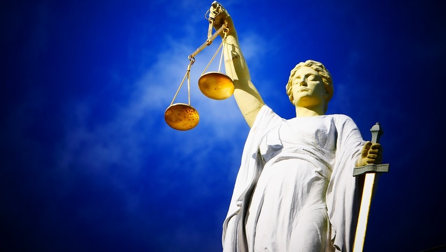 Advokater och vittnen måste uppge pronomen i kanadensisk domstol