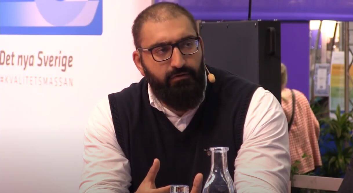 Skolchef som spred judehat sägs upp – får en halv miljon