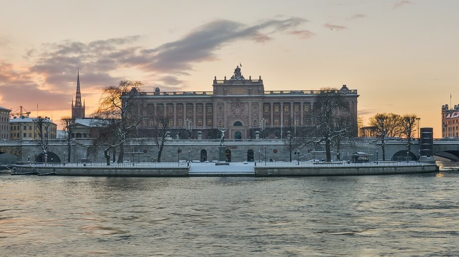 Nytt bottenrekord för Liberalerna och utebliven Federley-effekt