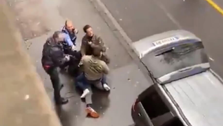 Man körde in i folkmassa – fyra döda