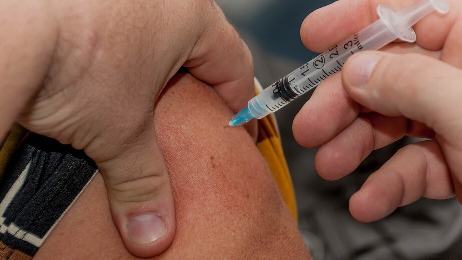 Vaccineringarna kan börja om tio dagar