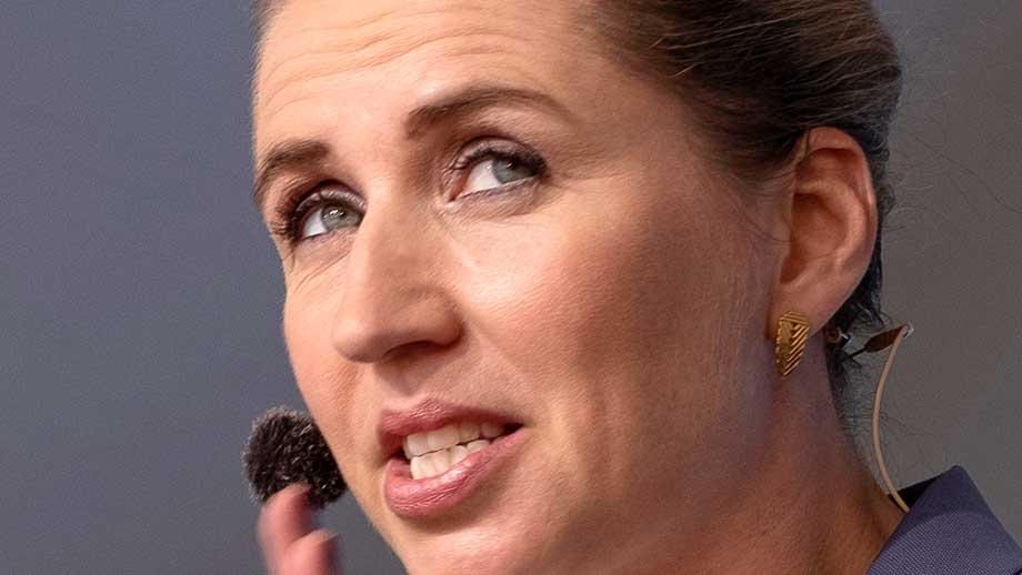 Massiv demonstration i Köpenhamn efter bönedagens avskaffande