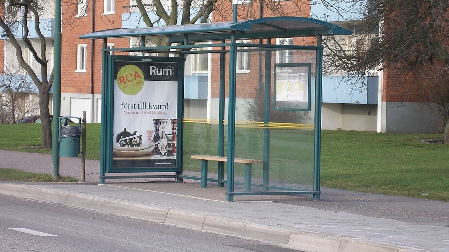 Rödgrönrosa partier vill förbjuda bil- och flygreklam