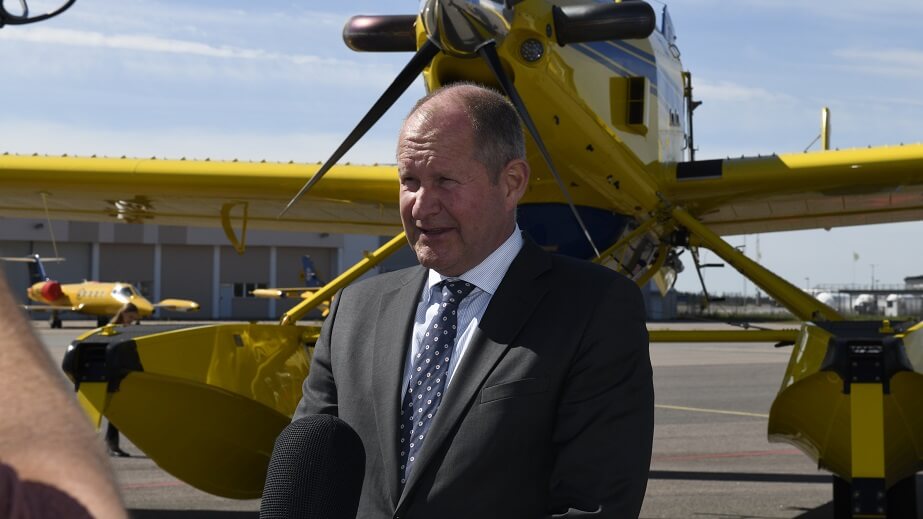 UPPGIFTER: Dan Eliassons hållhakar på Socialdemokraterna gör honom omöjlig att sparka