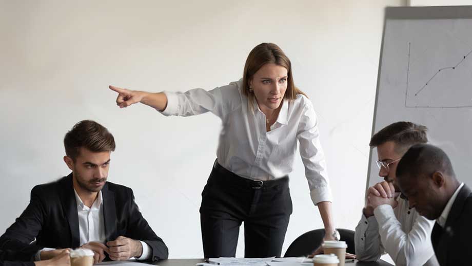 Ökande jämställdhetsproblem i offentlig sektor – nästan alla nya chefer är kvinnor