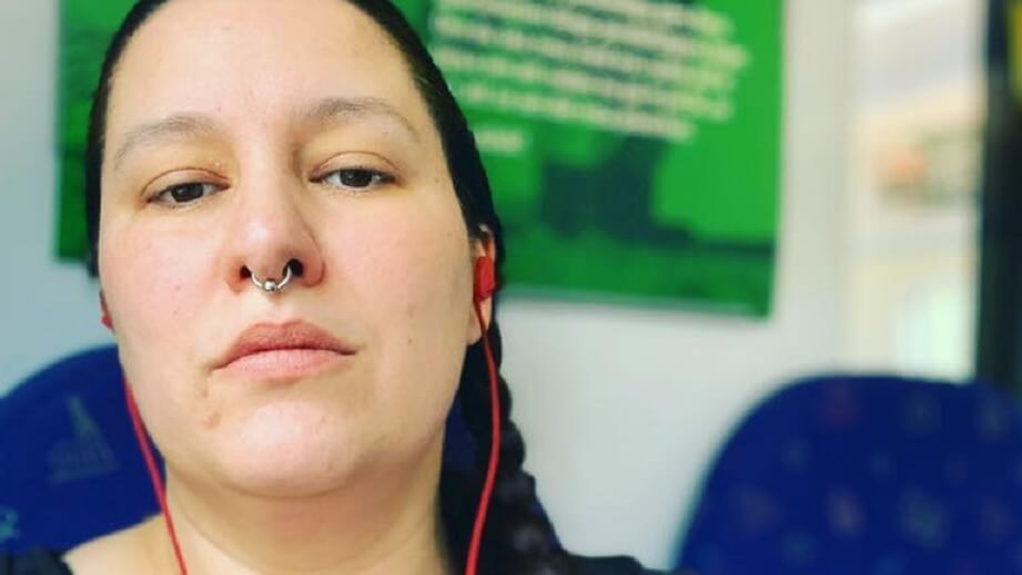 Feministprofil skryter om brevväxling med seriemördare och våldtäktsman