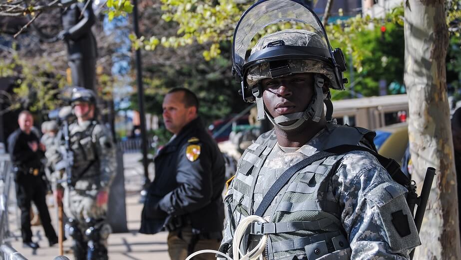 Oro för militärkupp vid Bidens installation – närvarande soldater ska granskas