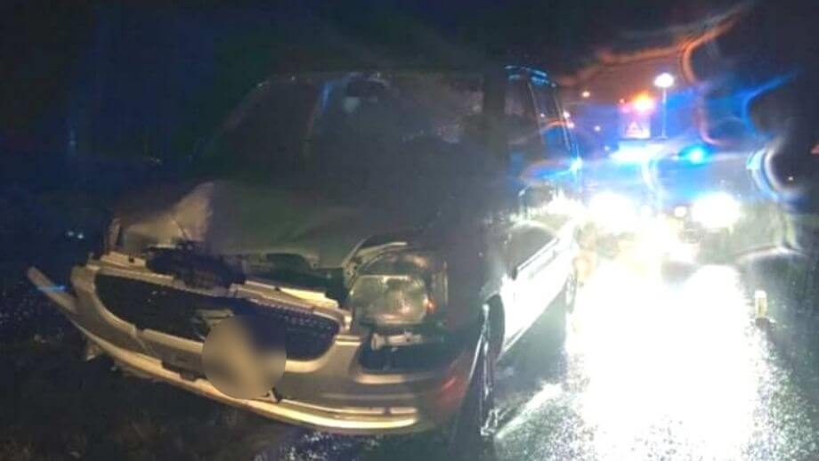 Full polis krockade bilen, ljög för vittnet och smet – får jobba kvar