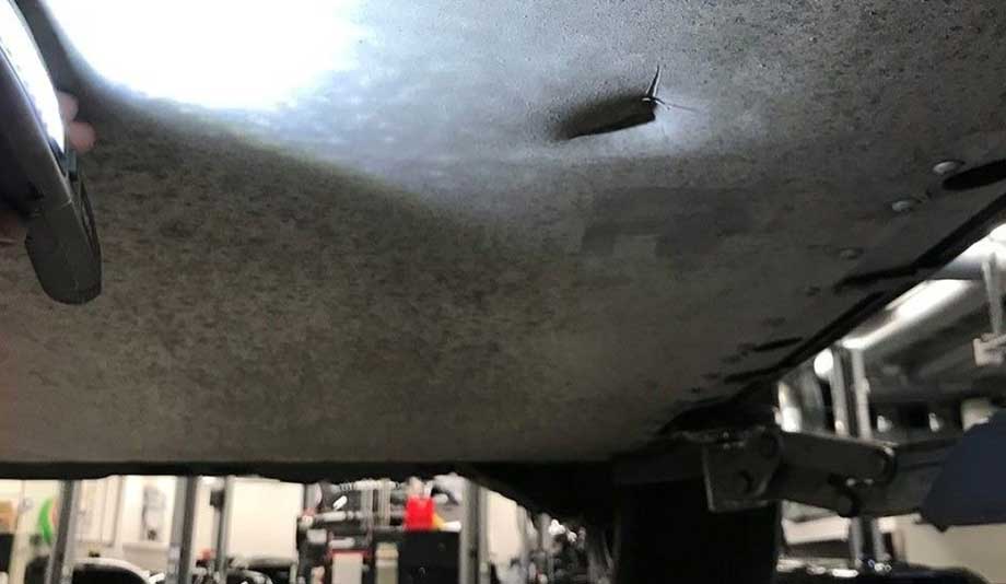 ELBILSCHOCKEN: Litet hål i kaross kostar 350 000 kronor att reparera