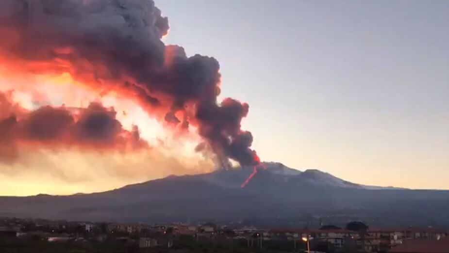 VIDEO: Vulkanen Etna vaknade till liv igen