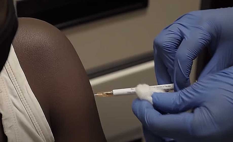 BESLUT: Invandrarförorter ska få vaccin först