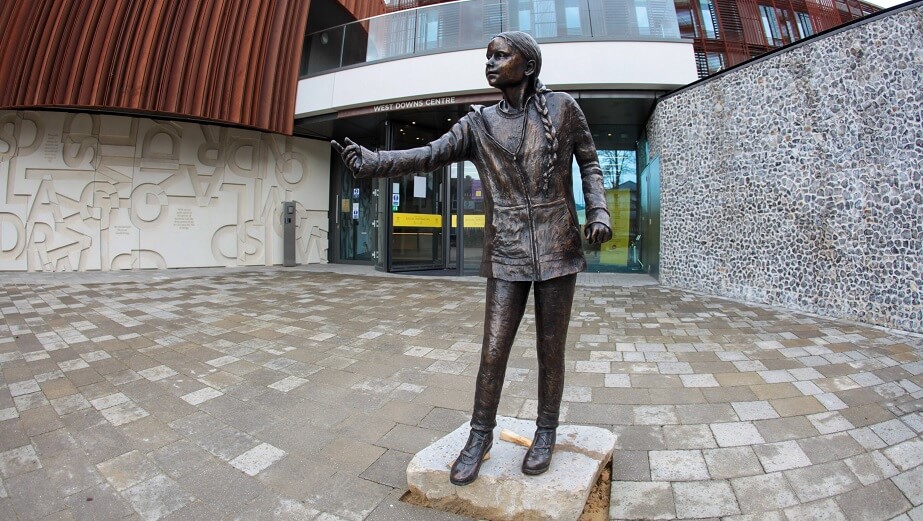 Dyr Greta-staty i Winchester väcker uppror