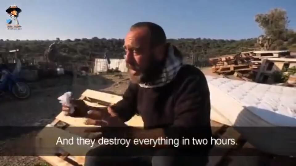 Grekisk fåraherde gråter i tv: Migranter förstörde mitt livsverk