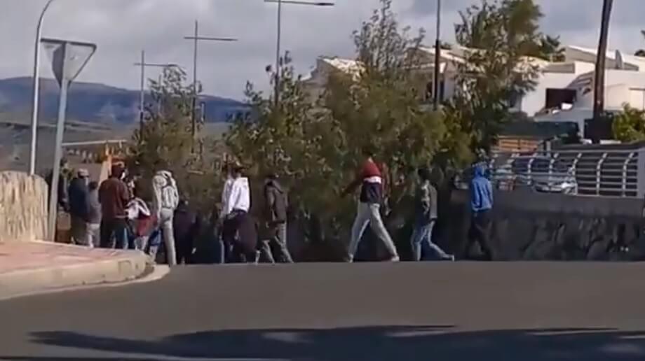 Anstormning av migranter till Kanarieöarna