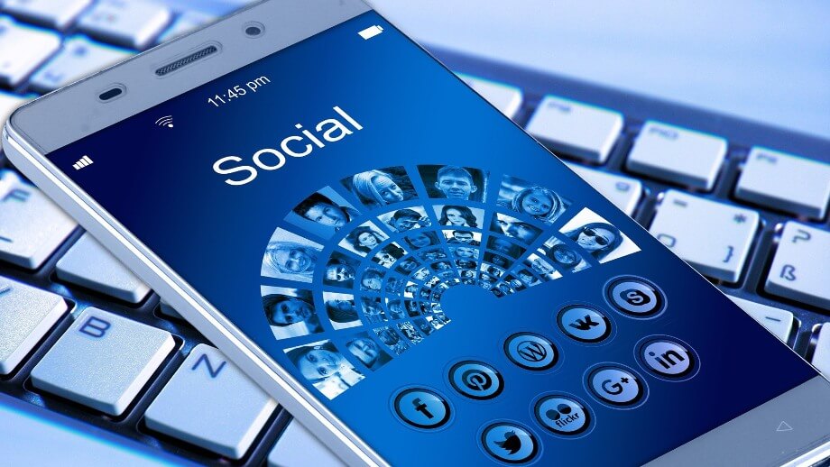 Varför tar det sociala nätverket Clubhouse över världen?