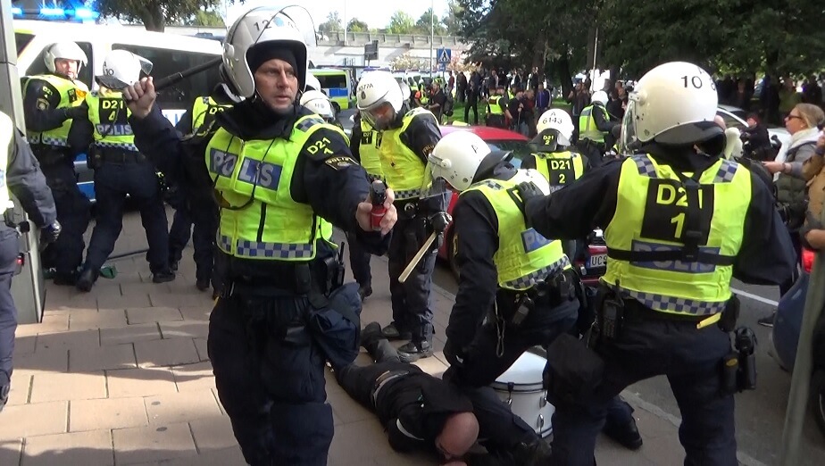 Forskare slår larm: Anmälningar mot poliser utreds inte