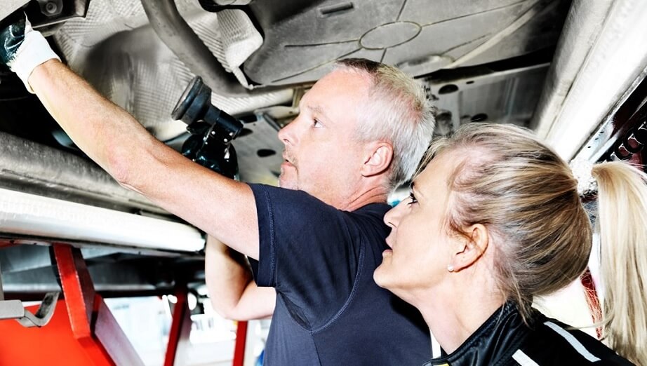 Bilbesiktning skulle bli billigare – men priset gick upp 59 procent sedan avregleringen