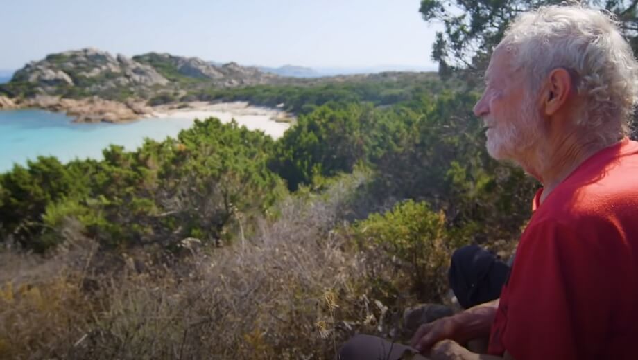 Italiens Robinson Crusoe ger upp efter 30 år på obebodd ö