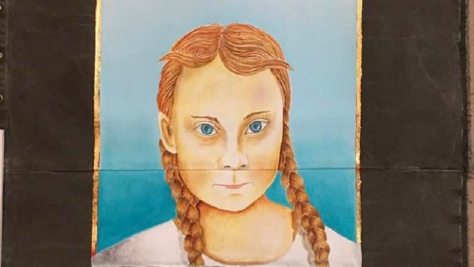 Kyrka ställer ut Greta Thunberg som helgon