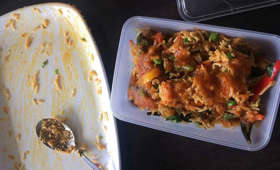 Tog hem matrester från jobbet – fick sparken