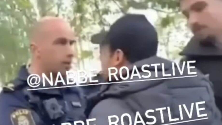 Här förnedras polisen inför kameran: ”Du är en fitta mannen”