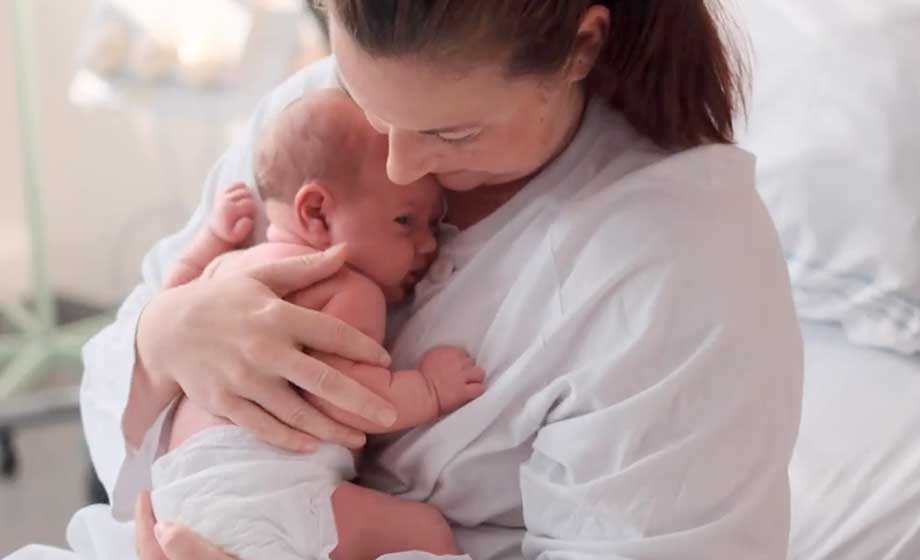 Barnmorskeförbundet larmar – över 900 gravida utan plats