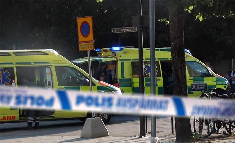 Skottlossning på pizzeria i Stockholmsförort – en död och en skadad