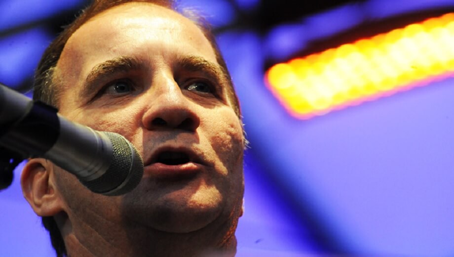 Här är Löfvens sluga maktplan – vill skjuta upp budgetomröstningen