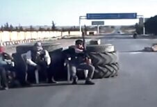 UPPGIFTER: Kriminella upprättar vägspärrar i Hjällbo - kontrollerar id