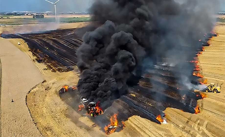 Hela åkern stod i lågor – men på SOS Alarm svarade ingen i telefon
