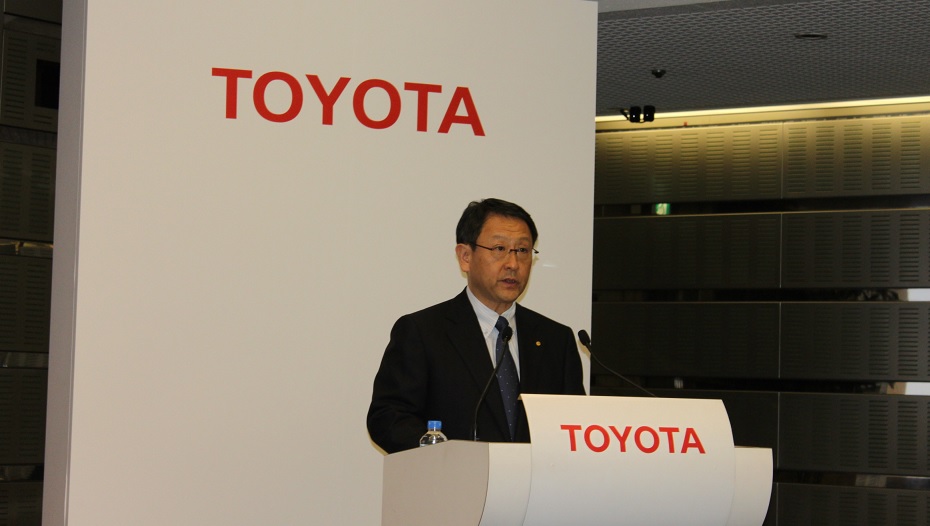 Toyotachefen: Förbränningsmotorer inte fienden