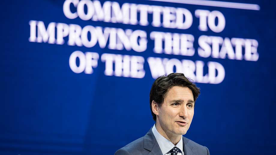 Trudeau inför vaccintvång för flyg- och tågresenärer