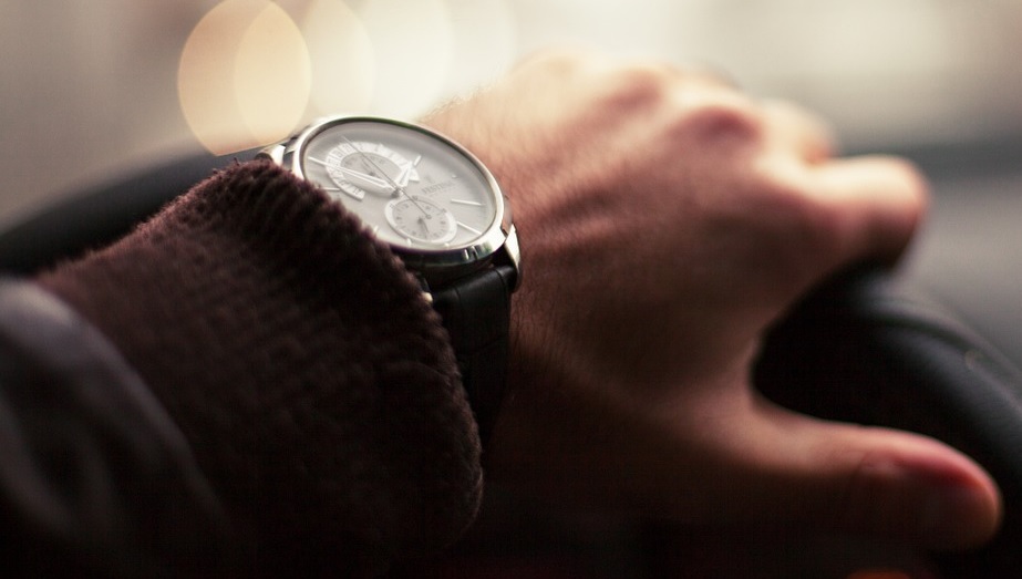 Pojke på väg till skolan kidnappad och rånad