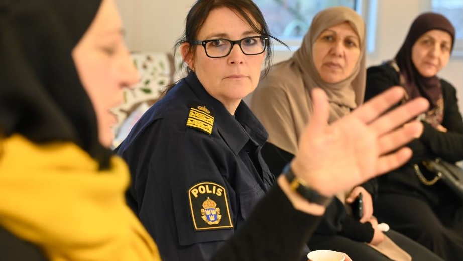 Polisen och Malmö stad tar hjälp av mammor i brottsbekämpningen