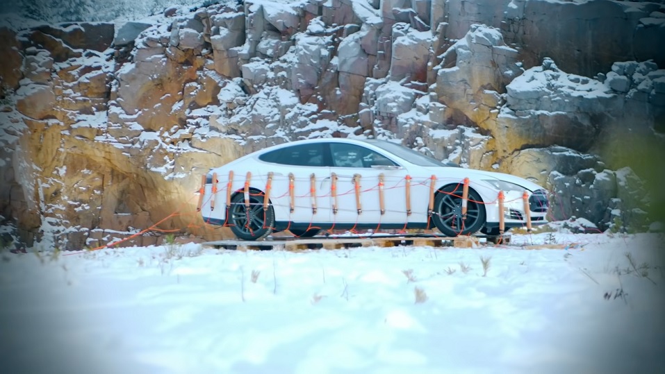 Teslaägare spränger hellre sönder bilen än byter dyrt batteri