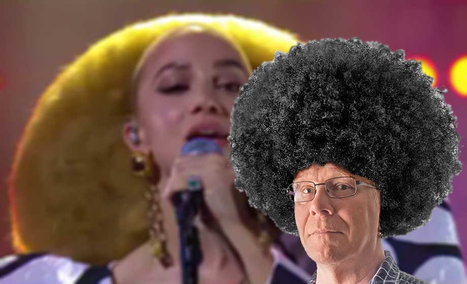 Det är de svenskfientliga rasisterna som ska be Agnes om ursäkt