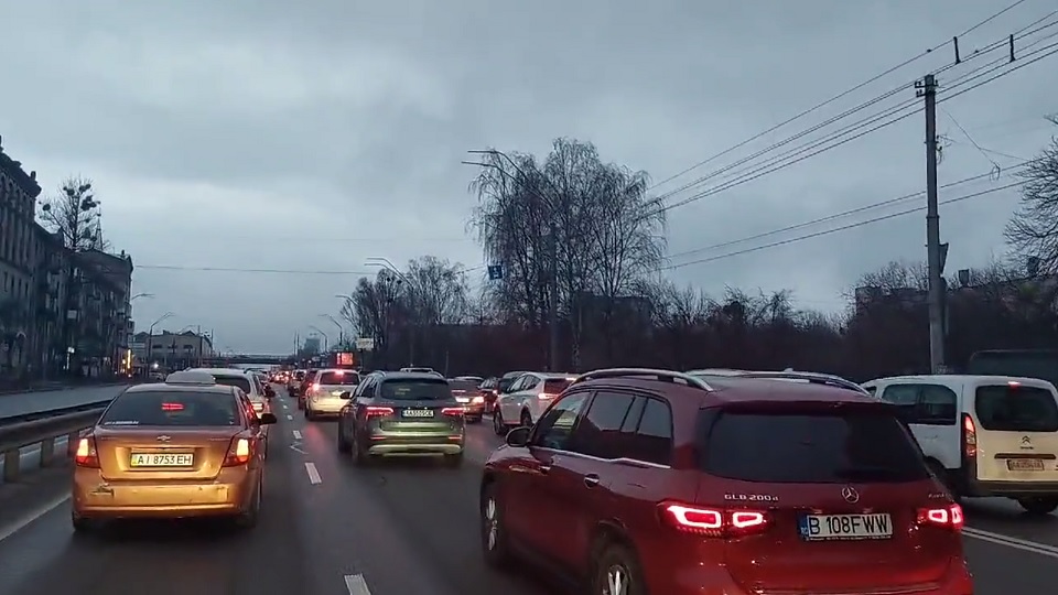 Ukrainska flyktingar på väg västerut – EU redo