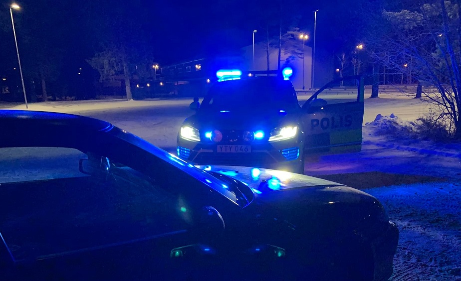 Bomb blåste ut port i Rosengård