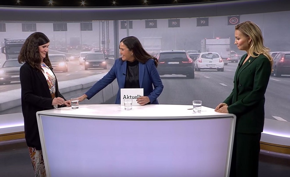 Kritik mot statstelevisionens inbjudan av Miljöpartiets språkrör