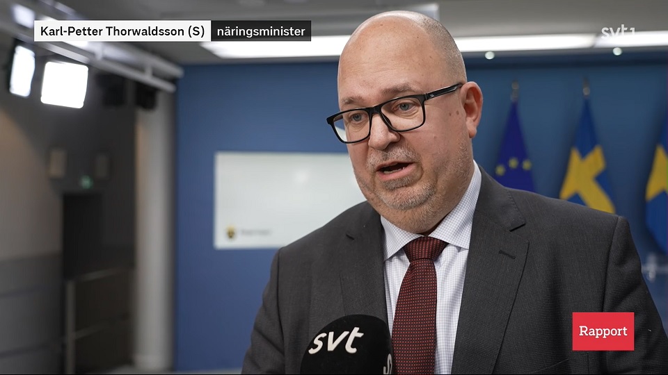 Socialdemokraterna skyller höga el- och bränslepriser på ’Putinpriser’