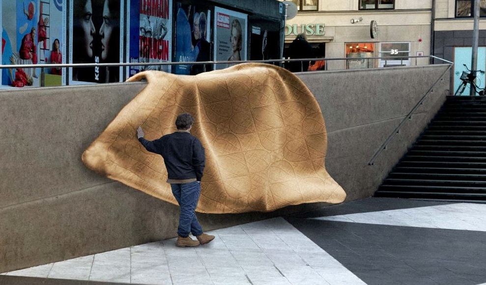 Guldfärgat täcke minnesmärke för terrorattentatet på Drottninggatan