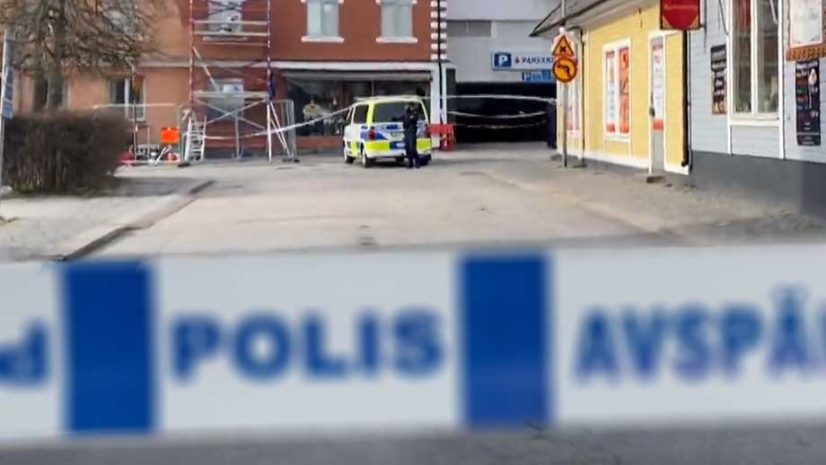 Skottdrama i parkeringsgarage – en person död