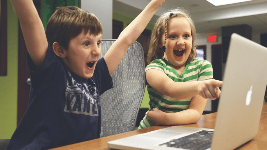 Lagförslag: Föräldrar får stämma sociala medier om deras barn blir beroende