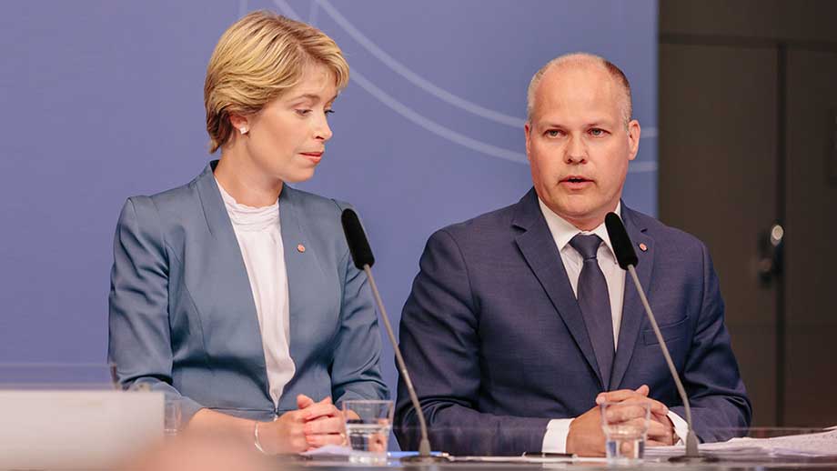 Hård kritik mot S-ministrars hets och hat i sociala medier