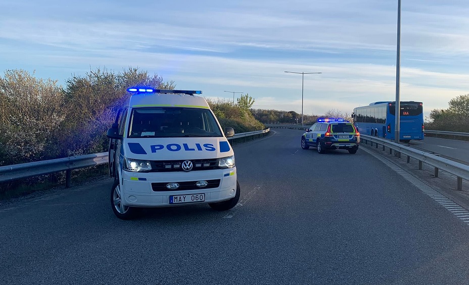 Stor polisinsats vid skola – larm om beväpnad person