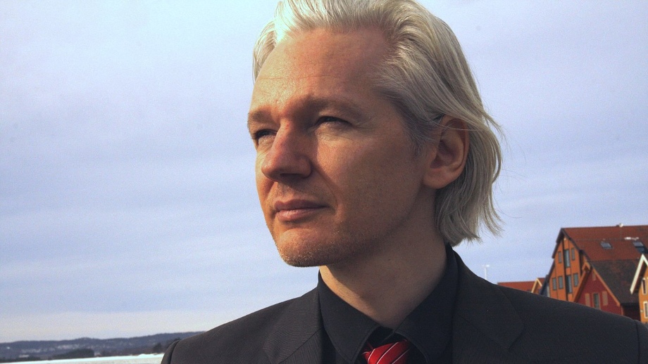Storbritannien godkänner utlämning av Assange